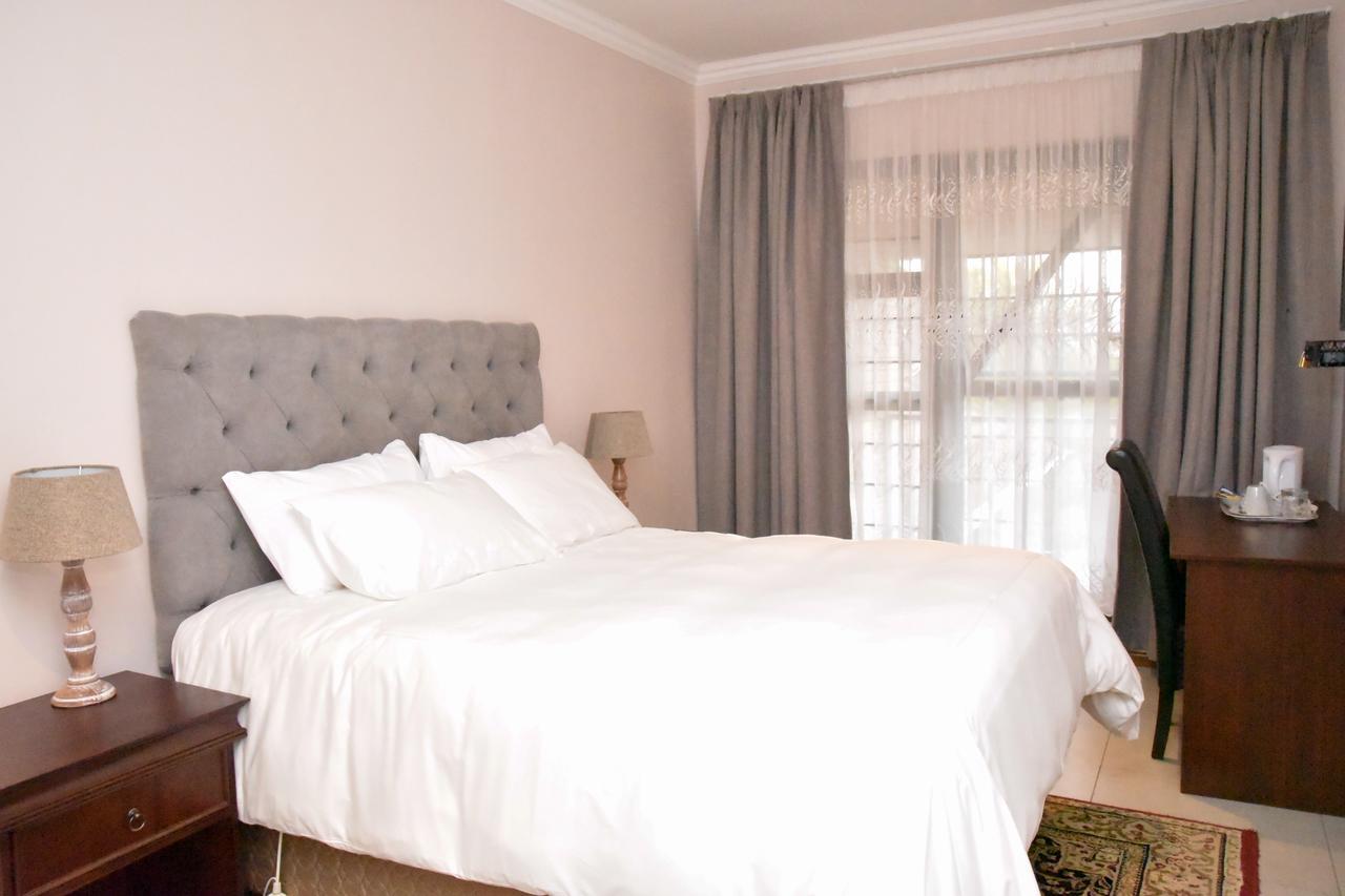 Vinolux Guest House Mthatha Exterior foto